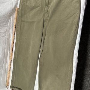 Old Navy womans Olive Chinos jeans size 28 skin high wide leg